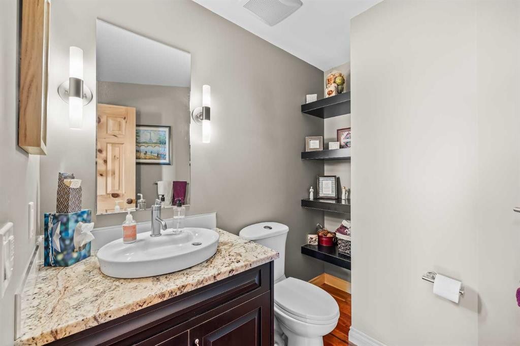 98 Equestrian Drive, Rural Rocky View County, AB - Indoor Photo Showing Bathroom