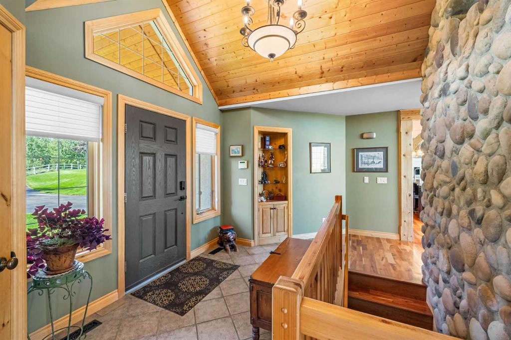 98 Equestrian Drive, Rural Rocky View County, AB - Indoor Photo Showing Other Room