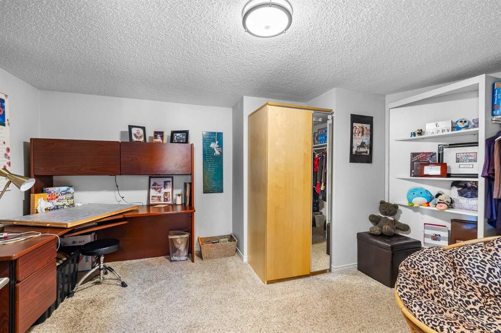 98 Equestrian Drive, Rural Rocky View County, AB - Indoor Photo Showing Office