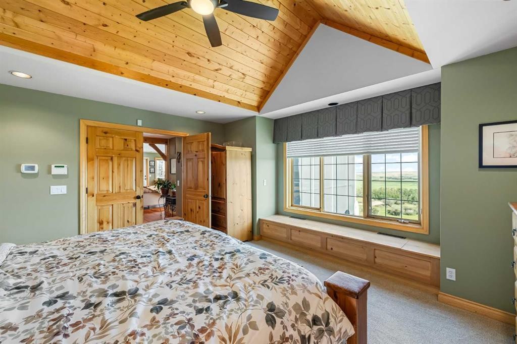 98 Equestrian Drive, Rural Rocky View County, AB - Indoor Photo Showing Bedroom