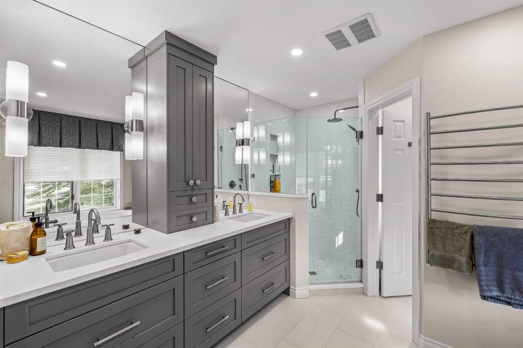 98 Equestrian Drive, Rural Rocky View County, AB - Indoor Photo Showing Bathroom