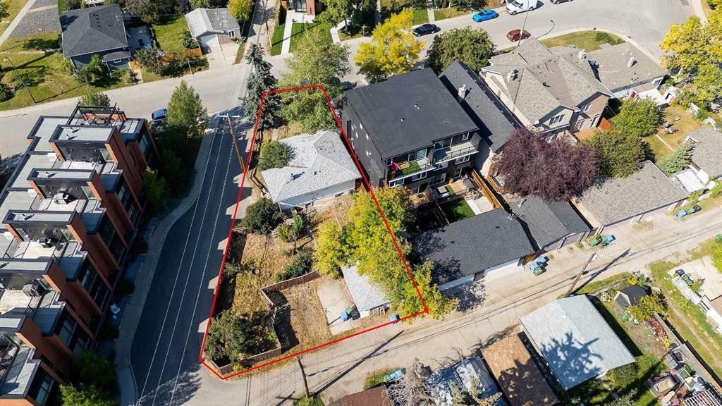 514 30 Street Nw, Calgary, AB - Outdoor With View