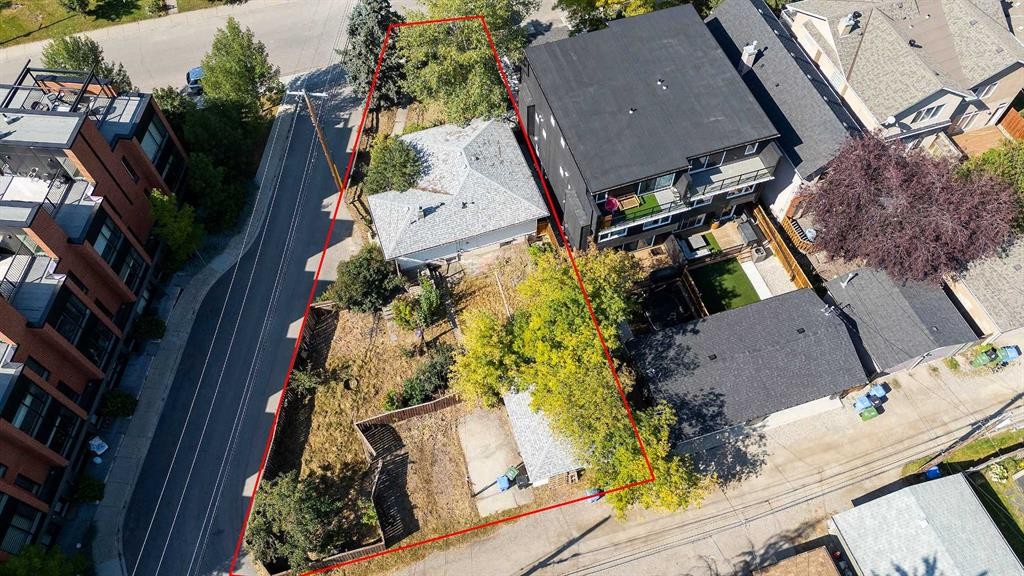 514 30 Street Nw, Calgary, AB - Outdoor