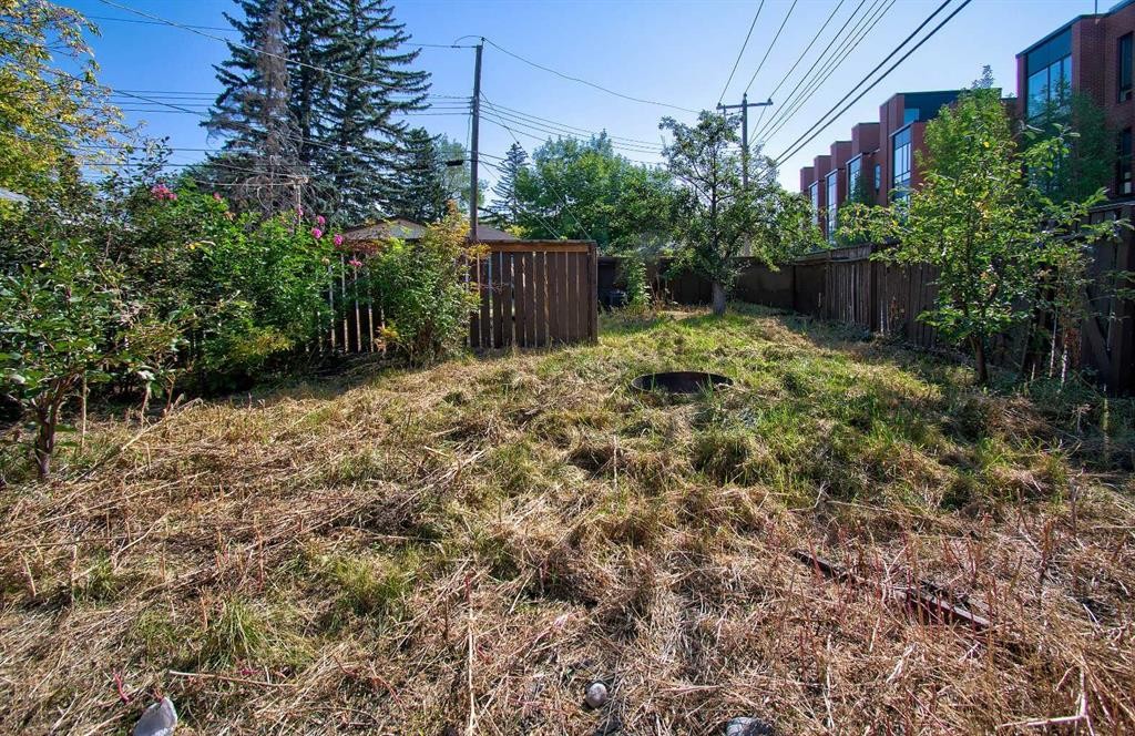 514 30 Street Nw, Calgary, AB - Outdoor