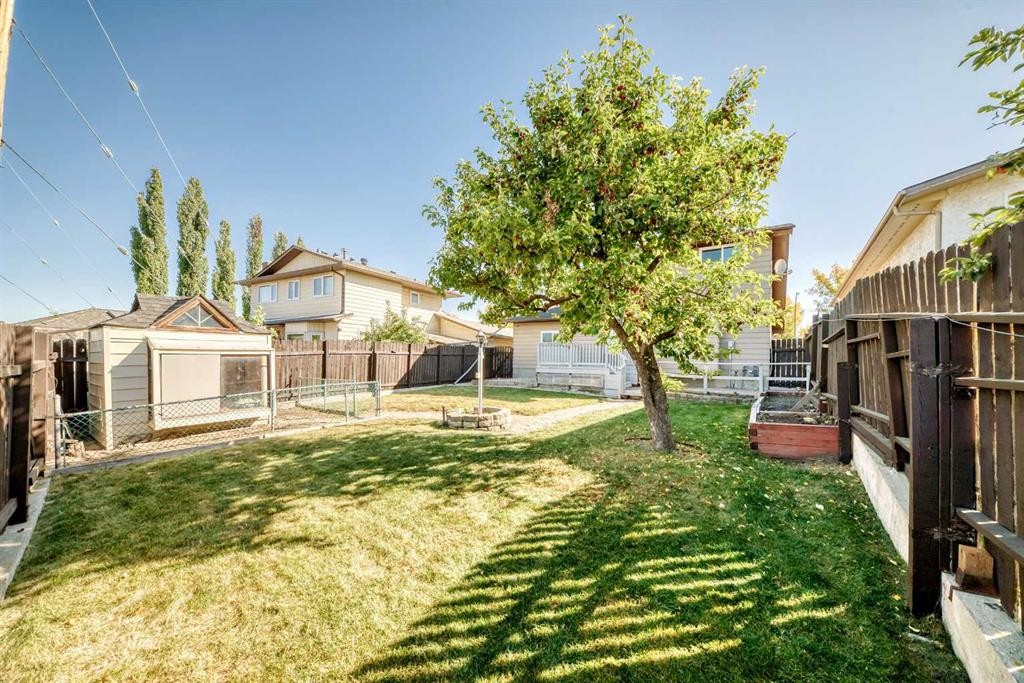 79 Bermuda Drive Nw, Calgary, AB - Outdoor