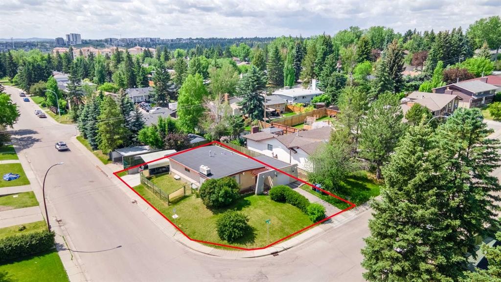 703 130 Avenue Sw, Calgary, AB - Outdoor With View