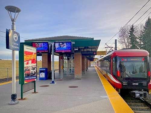 703 130 Avenue Sw, Calgary, AB - Outdoor