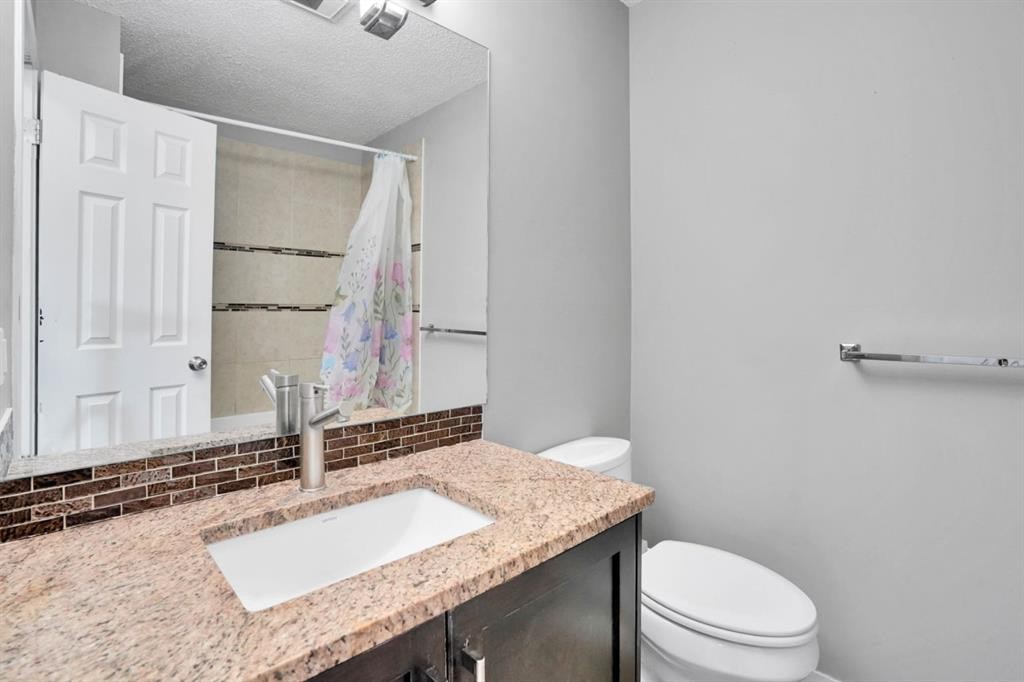 120 Tararidge Close Ne, Calgary, AB - Indoor Photo Showing Bathroom