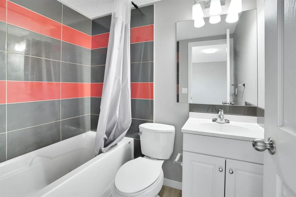 120 Tararidge Close Ne, Calgary, AB - Indoor Photo Showing Bathroom