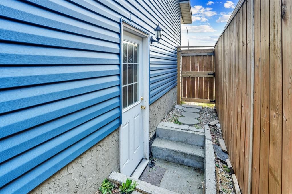 120 Tararidge Close Ne, Calgary, AB - Outdoor