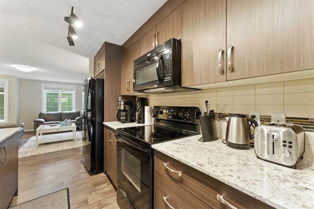 927 Auburn Bay Circle Se, Calgary, AB - Indoor Photo Showing Kitchen