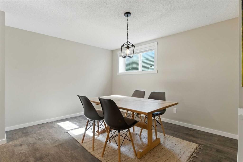 927 Auburn Bay Circle Se, Calgary, AB - Indoor Photo Showing Dining Room