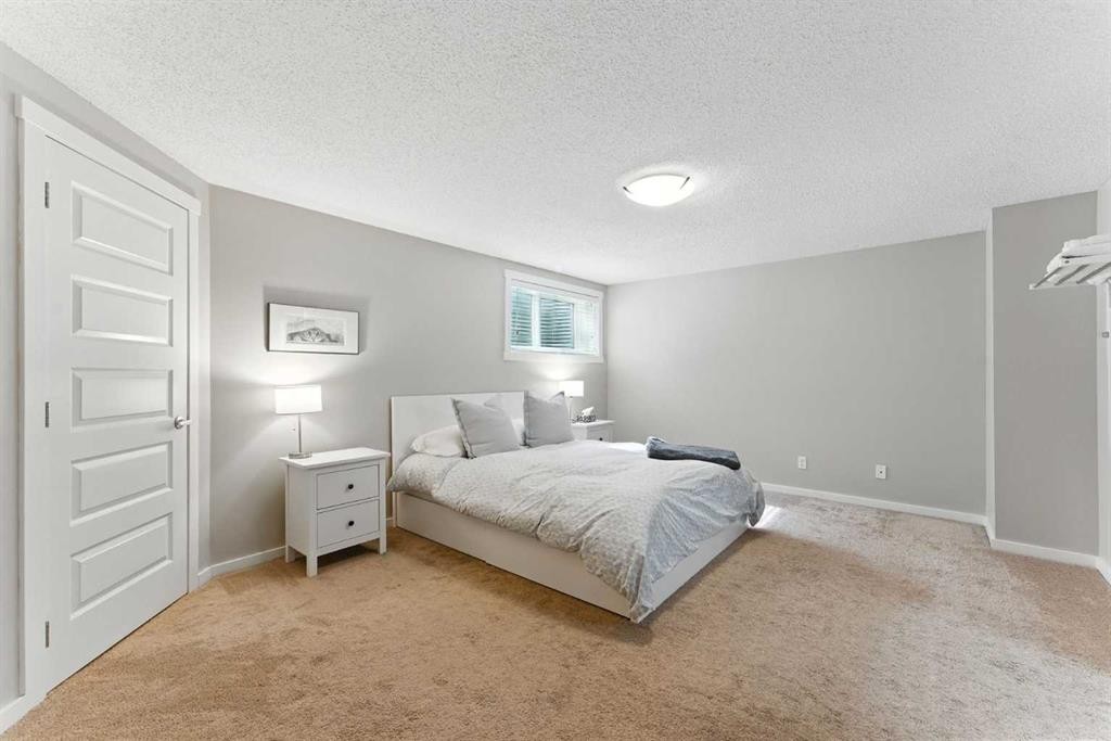 927 Auburn Bay Circle Se, Calgary, AB - Indoor Photo Showing Bedroom