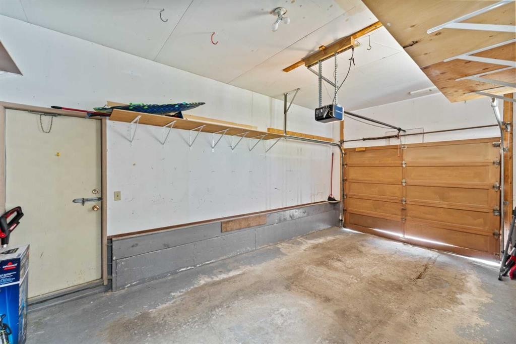 12 Cedargrove Road Sw, Calgary, AB - Indoor Photo Showing Garage