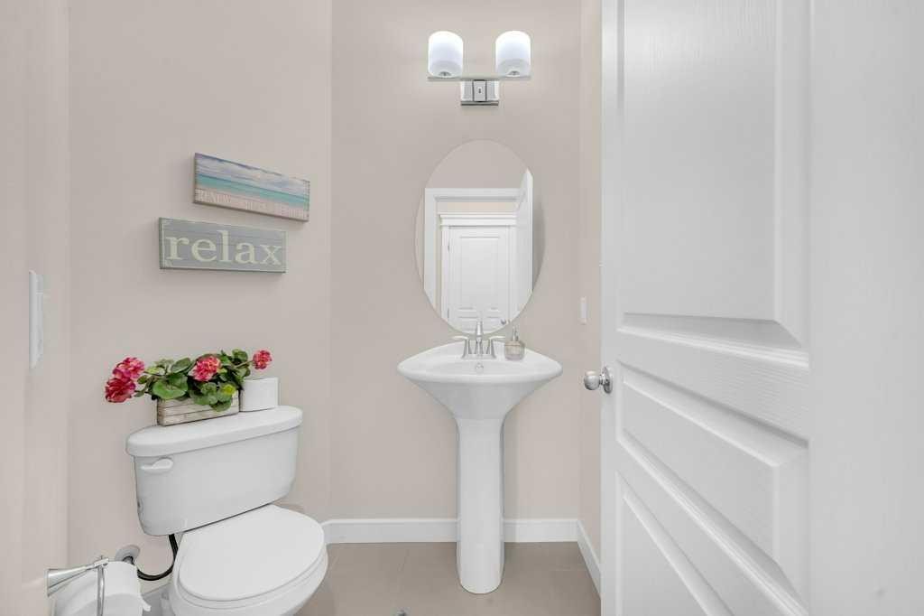 54 Redstone Mews Ne, Calgary, AB - Indoor Photo Showing Bathroom