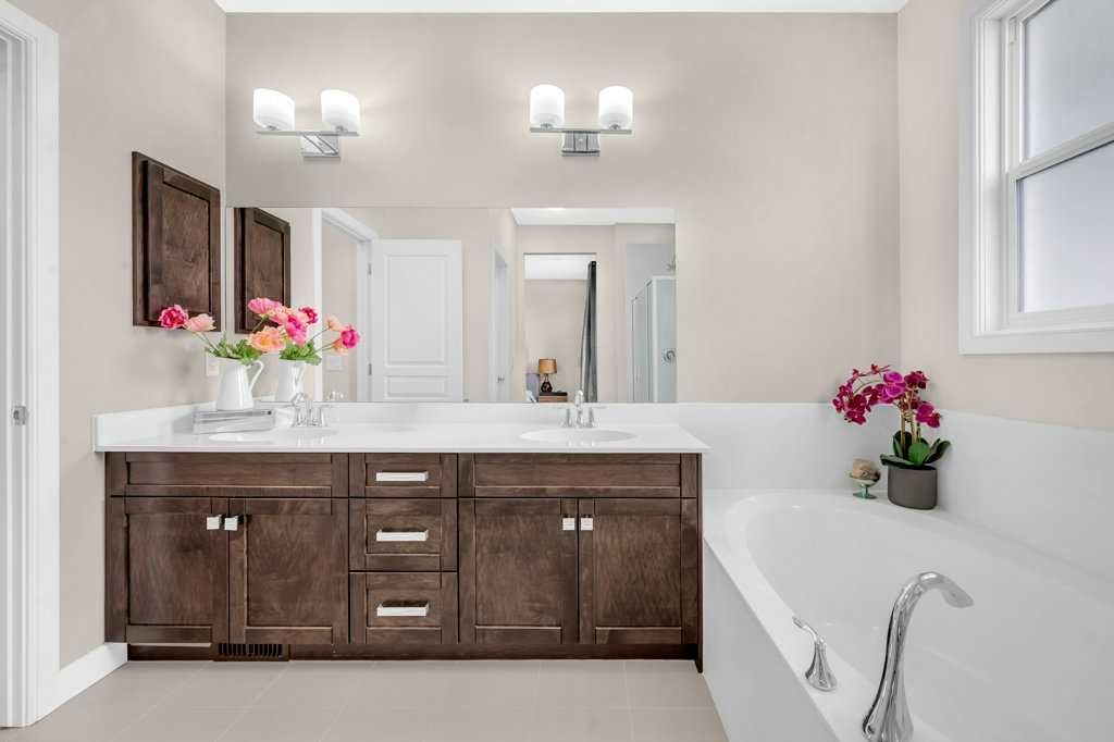 54 Redstone Mews Ne, Calgary, AB - Indoor Photo Showing Bathroom