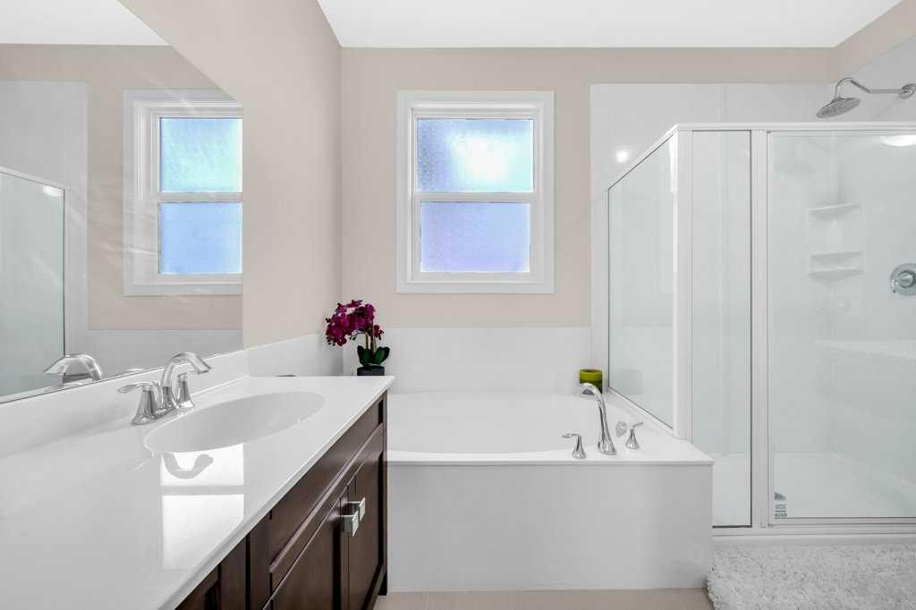 54 Redstone Mews Ne, Calgary, AB - Indoor Photo Showing Bathroom