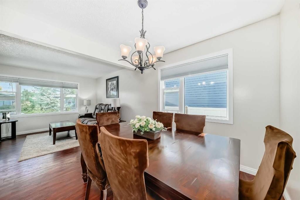 727 Macleay Road Ne, Calgary, AB - Indoor Photo Showing Dining Room
