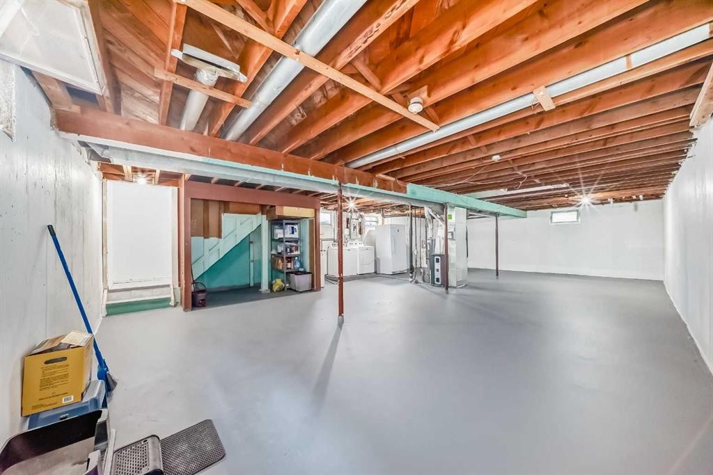 727 Macleay Road Ne, Calgary, AB - Indoor Photo Showing Basement