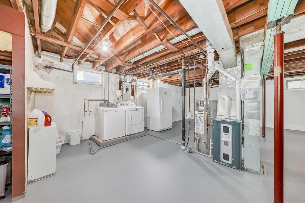 727 Macleay Road Ne, Calgary, AB - Indoor Photo Showing Basement