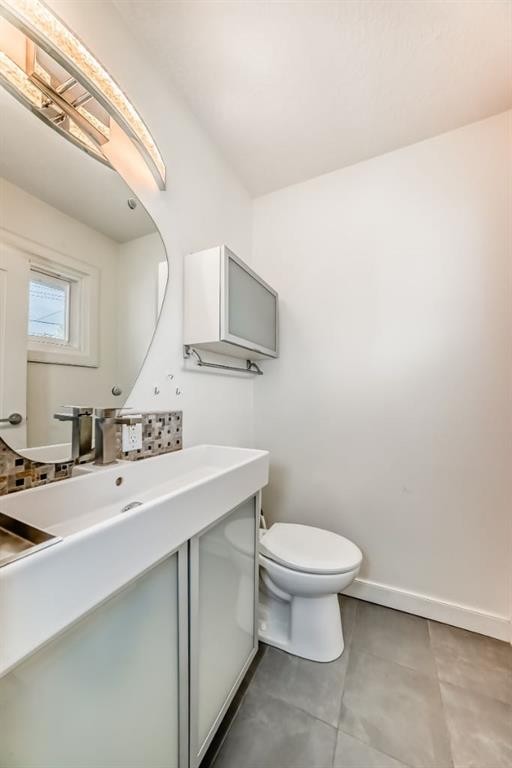 4139 Bowlen Street Nw, Calgary, AB - Indoor Photo Showing Bathroom