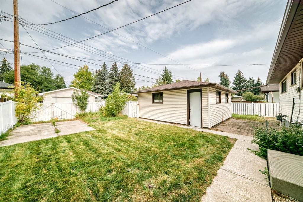 4139 Bowlen Street Nw, Calgary, AB - Outdoor With Exterior