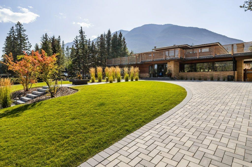 115 Spray Avenue, Banff, AB - Outdoor