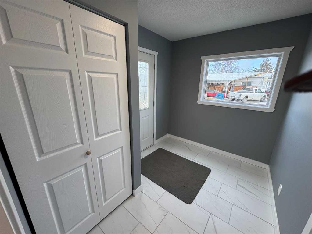 470-3223 83 Street Nw, Calgary, AB