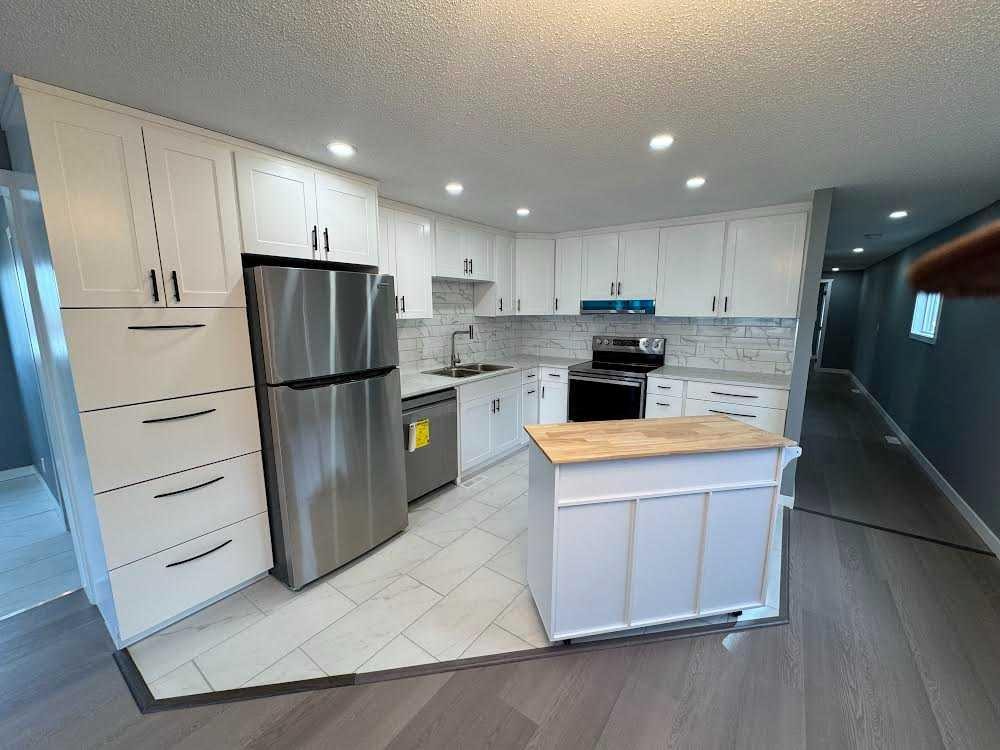 470-3223 83 Street Nw, Calgary, AB