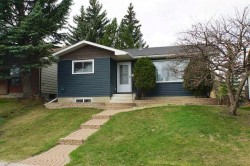 39 Bearberry Crescent NW Calgary, AB T3K 1P9