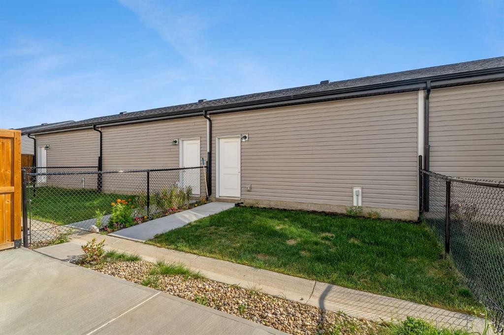 72 Creekside Boulevard Sw, Calgary, AB - Outdoor With Exterior