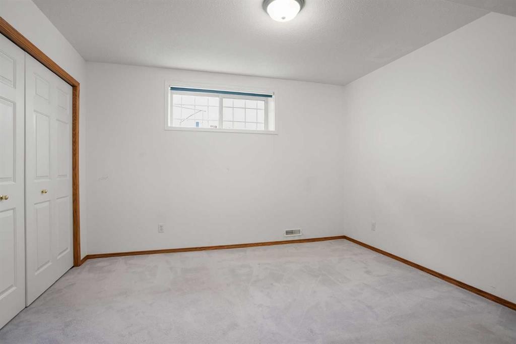 70 Anaheim Green Ne, Calgary, AB - Indoor Photo Showing Other Room