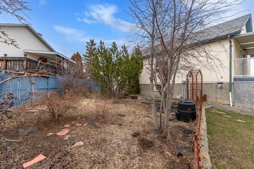 70 Anaheim Green Ne, Calgary, AB - Outdoor
