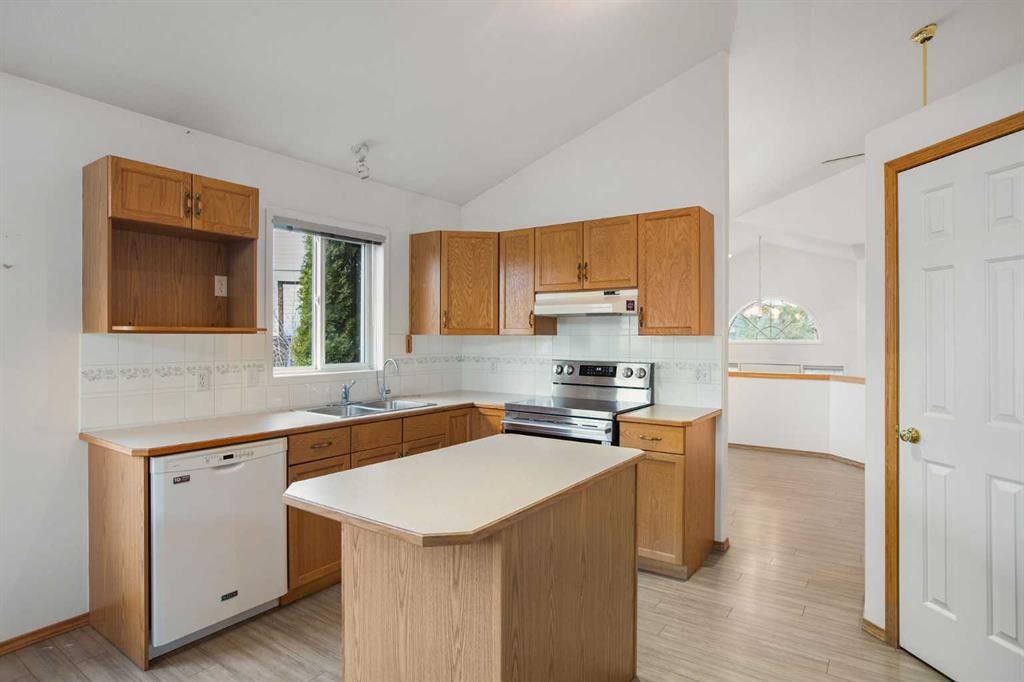 70 Anaheim Green Ne, Calgary, AB - Indoor Photo Showing Kitchen With Double Sink