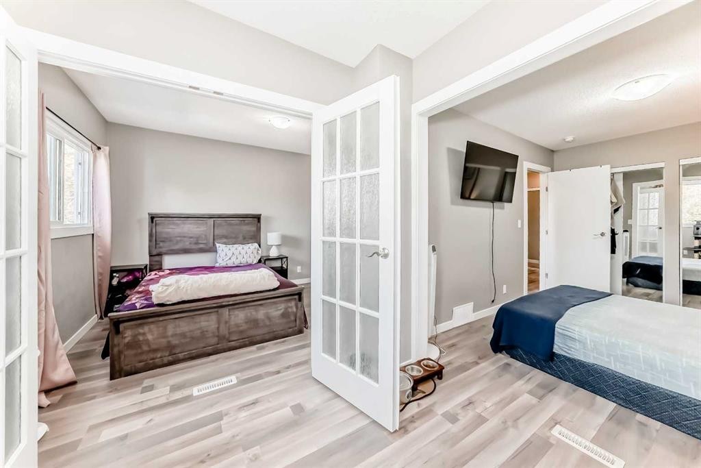 4611 50 Street, Red Deer, AB - Indoor Photo Showing Bedroom