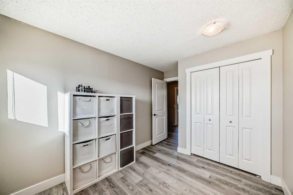 3920 44 Avenue Ne, Calgary, AB - Indoor