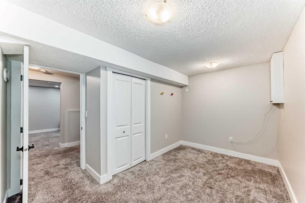 3920 44 Avenue Ne, Calgary, AB - Indoor Photo Showing Other Room