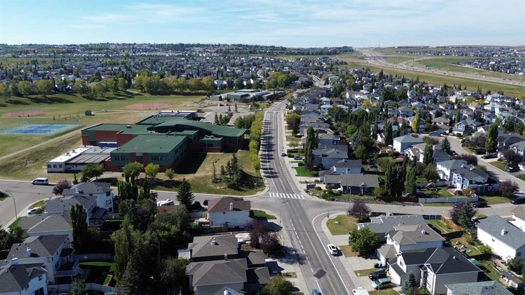 10929 Hidden Valley Drive Nw, Calgary, AB