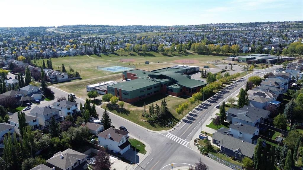 10929 Hidden Valley Drive Nw, Calgary, AB