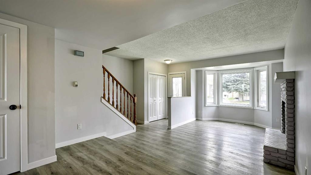 124 Riverbrook Way Se, Calgary, AB - Indoor Photo Showing Other Room