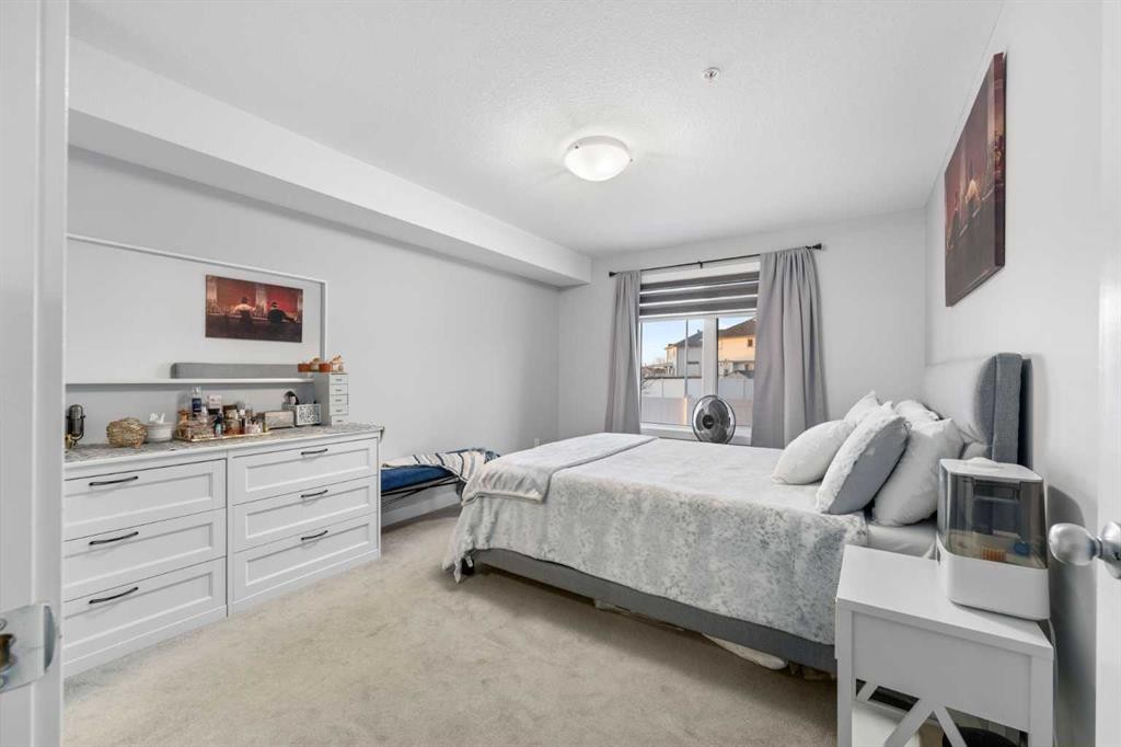 1105-6118 80 Avenue Ne, Calgary, AB - Indoor Photo Showing Bedroom
