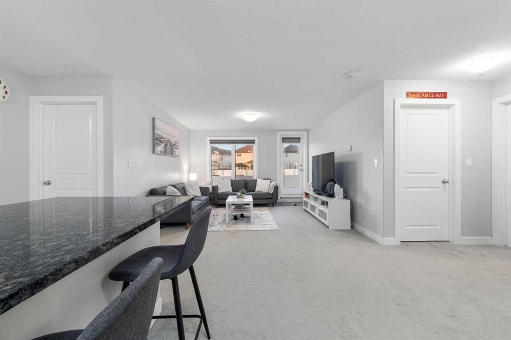 1105-6118 80 Avenue Ne, Calgary, AB - Indoor