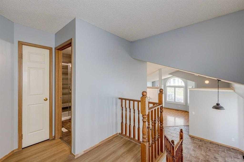 2142 Country Hills Circle Nw, Calgary, AB - Indoor Photo Showing Other Room