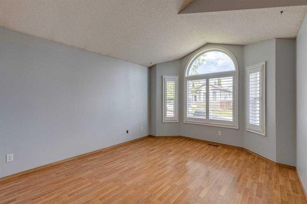 2142 Country Hills Circle Nw, Calgary, AB - Indoor Photo Showing Other Room