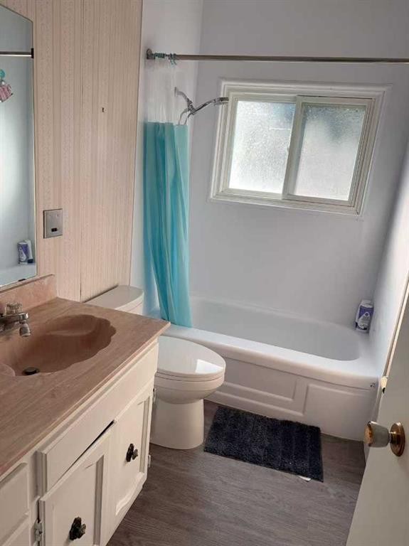 3727 Valdes Place Nw, Calgary, AB - Indoor Photo Showing Bathroom