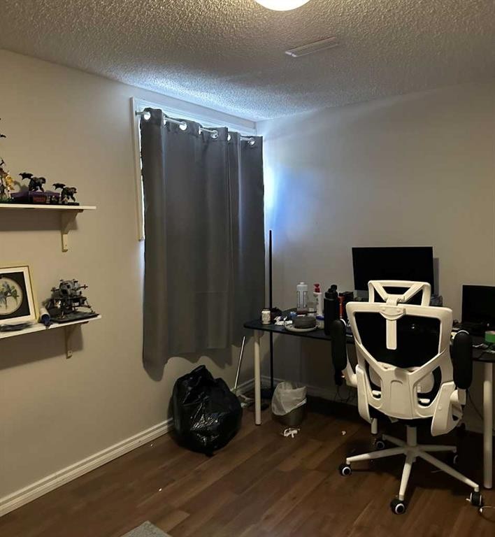 3727 Valdes Place Nw, Calgary, AB - Indoor Photo Showing Office