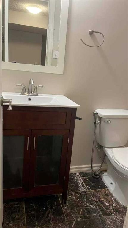 3727 Valdes Place Nw, Calgary, AB - Indoor Photo Showing Bathroom