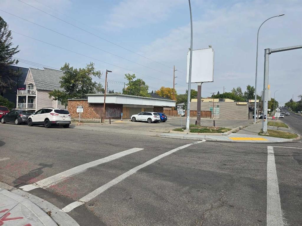 2903 Centre Street Nw, Calgary, AB