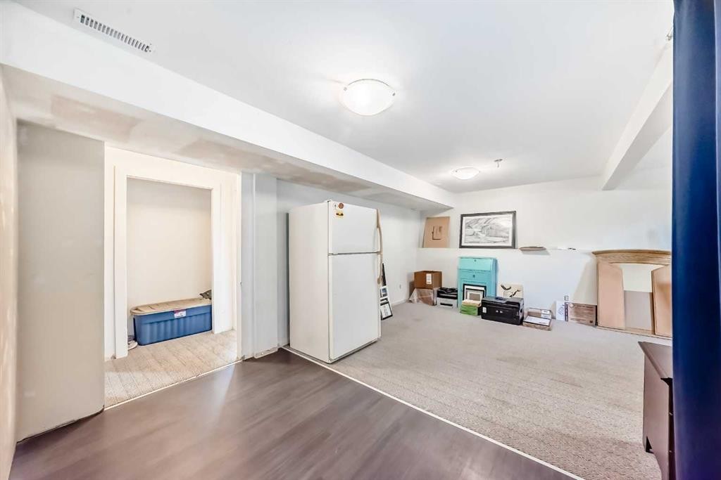 52 Castlebrook Rise Ne, Calgary, AB - Indoor