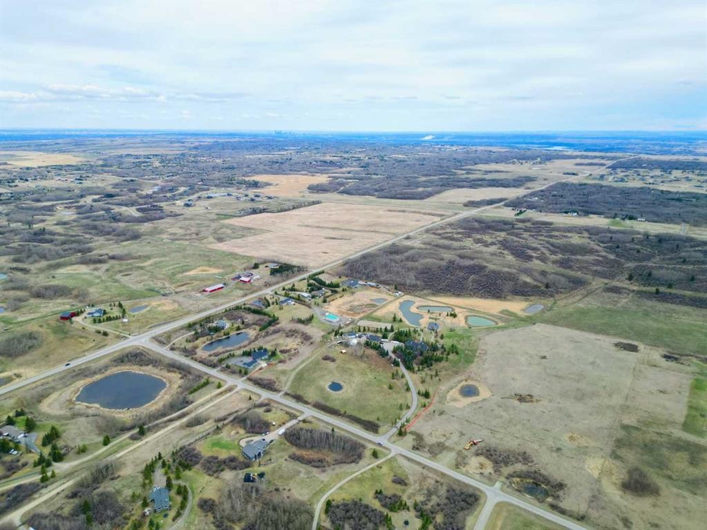 32079 Willow Way, Rural Rocky View County, AB